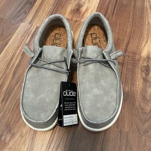 NWT Women’s Gray Heydudes